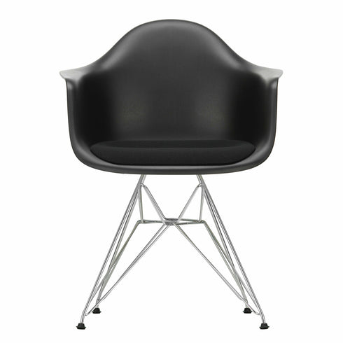 Cadeira de Braços em Plástico Eames DAR / Assento em Tecido / Base Cromada